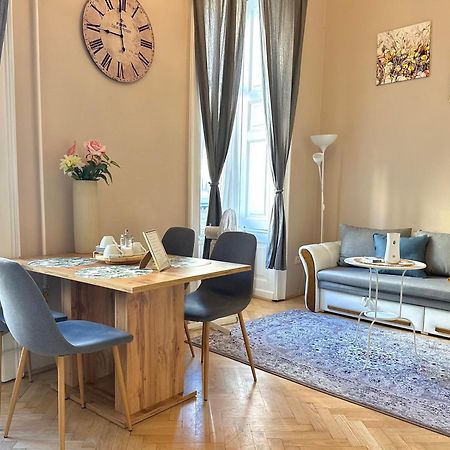 Budapest Palace Apartment - Palace District - Downtown Exterior foto